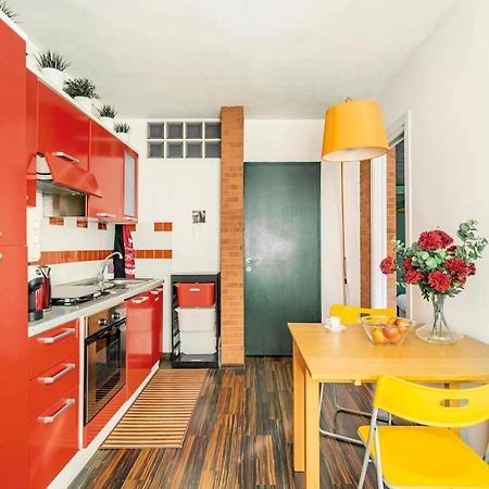 Lovely Apartment Navigli Милано Екстериор снимка